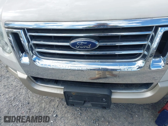 2008 Ford Explorer Eddie Bauer с VIN 1FMEU64E58UB14854, выставлен на аукционе IAAI как лот 41974431 с пробегом 251 864 миль миль и . История ставок и продаж доступна на DreamBid. Изображение 18.