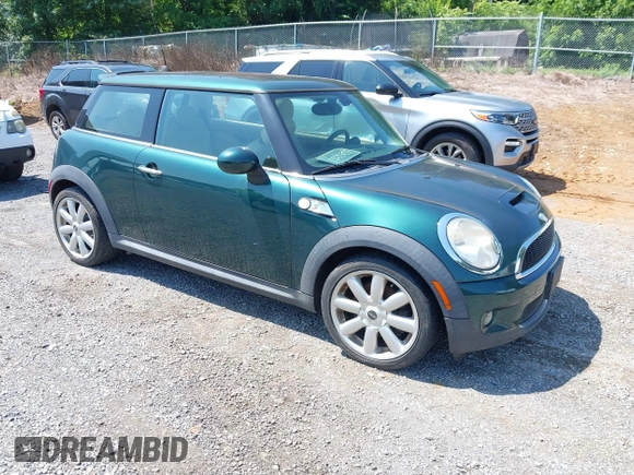 2007 MINI Hardtop S z VIN WMWMF73547TL83771, wystawiony jako IAAI lot #42683154 z przebiegiem 137 360 mil mil oraz . Historia ofert i sprzedaży dostępna na DreamBid. Obrazek 1.