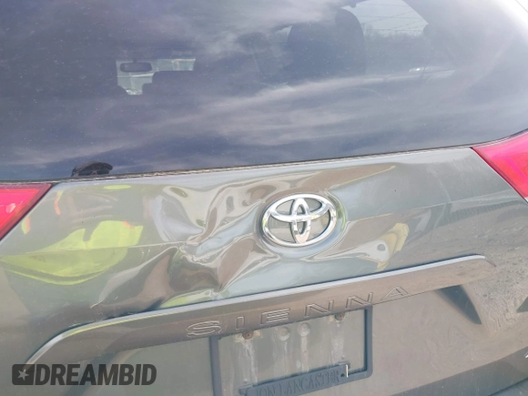 2013 Toyota Sienna XLE AAS с VIN 5TDYK3DC8DS318387, выставлен на аукционе IAAI как лот 42146255 с пробегом 244 899 миль миль и . История ставок и продаж доступна на DreamBid. Изображение 17.