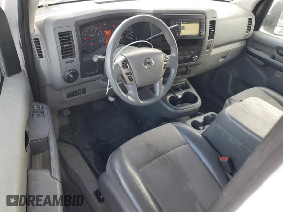 2018 Nissan NV Cargo S z VIN 1N6BF0LY3JN807591, wystawiony jako Copart lot #50203115 z przebiegiem 172 276 mil mil oraz Czysty tytuł • Clean title. Historia ofert i sprzedaży dostępna na DreamBid. Obrazek 8.