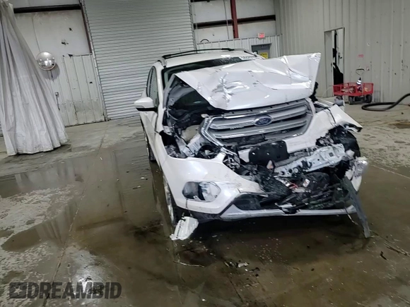 2019 Ford Escape Titanium z VIN 1FMCU9J97KUA85865, wystawiony jako Copart lot #56643135 z przebiegiem Nie podano mil oraz Szkoda całkowita • Salvage title. Historia ofert i sprzedaży dostępna na DreamBid. Obrazek 14.