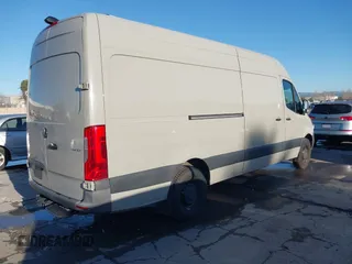 2022 Mercedes-Benz Sprinter with VIN W1Y40CHY3NT082983, listed as a IAAI auction lot 41505872 with 130,341 mi miles and . Bid and sale history available at carsss.com. Image 4.