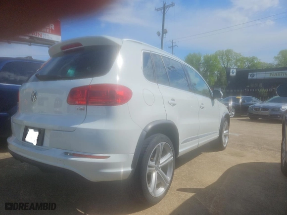 2016 Volkswagen Tiguan R-Line with VIN WVGAV7AX7GW088378, listed as a Copart auction lot 53963235 with 122,175 mi miles and Clean Title. Bid and sale history available at carsss.com. Image 4.