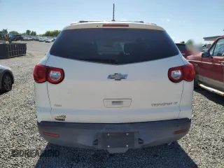 2012 Chevrolet Traverse 1LT z VIN 1GNKVGED0CJ207833, wystawiony jako Copart lot #58083155 z przebiegiem 120 058 mil mil oraz Szkoda całkowita • Salvage title. Historia ofert i sprzedaży dostępna na DreamBid. Obrazek 6.