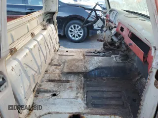 1963 Ford F-250 z VIN F25CR381471, wystawiony jako Copart lot #83724854 z przebiegiem 27 096 mil mil oraz Szkoda całkowita • Salvage title. Historia ofert i sprzedaży dostępna na DreamBid. Obrazek 10.
