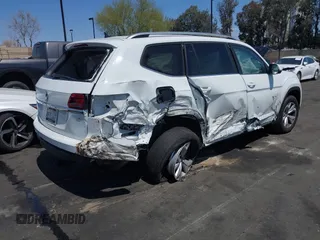 2018 Volkswagen Atlas SE with VIN 1V2DR2CA3JC580575, listed as a IAAI auction lot 41939880 with 66,526 mi miles and . Bid and sale history available at DreamBid. Image 4.
