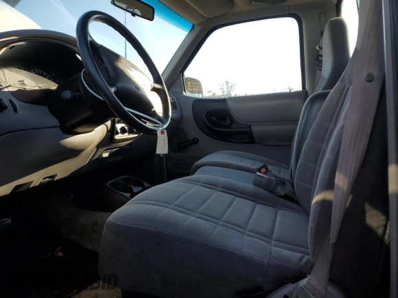 1996 Ford Ranger XL z VIN 1FTCR10U6TUD90403, wystawiony jako Copart lot #45525465 z przebiegiem 57 646 mil mil oraz Szkoda całkowita • Salvage title. Historia ofert i sprzedaży dostępna na DreamBid. Obrazek 7.