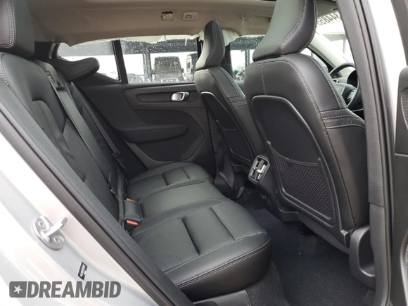 2023 Volvo XC40 Ultimate Bright Theme с VIN YV4L12UA5P2939455, выставлен на аукционе Copart как лот 41344855 с пробегом 18 949 миль миль и Списание • Salvage title. История ставок и продаж доступна на DreamBid. Изображение 11.