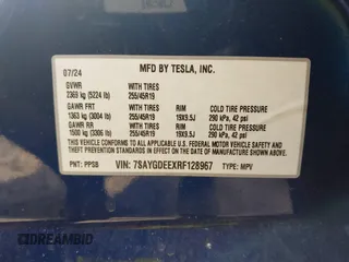 2024 Tesla Model Y Long Range z VIN 7SAYGDEEXRF128967, wystawiony jako IAAI lot #42216304 z przebiegiem 17 193 mil mil oraz . Historia ofert i sprzedaży dostępna na DreamBid. Obrazek 9.