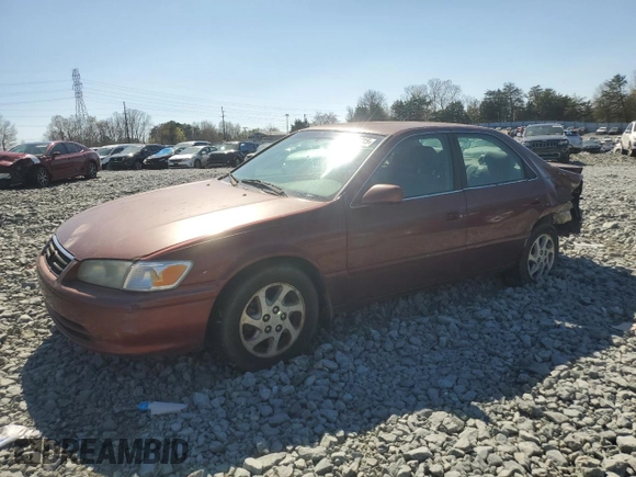 2000 Toyota Camry CE z VIN 4T1BG22K4YU645684, wystawiony jako Copart lot #50883715 z przebiegiem 263 664 mil mil oraz Szkoda całkowita • Salvage title. Historia ofert i sprzedaży dostępna na DreamBid. Obrazek 1.