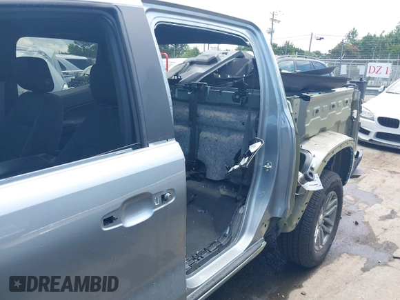 2024 Chevrolet Colorado 2WD LT with VIN 1GCPSCEK9R1115286, listed as a IAAI auction lot 42563434 with 19,493 mi miles and . Bid and sale history available at DreamBid. Image 6.