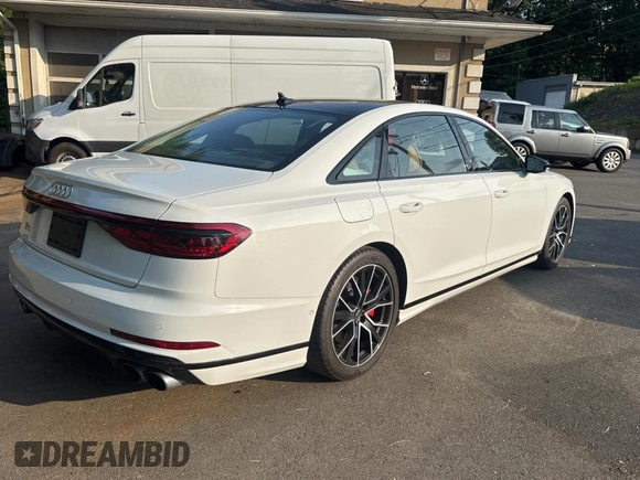 2020 Audi S8 z VIN WAU8SAF82LN011960, wystawiony jako Copart lot #59629095 z przebiegiem 58 167 mil mil oraz Czysty tytuł • Clean title. Historia ofert i sprzedaży dostępna na DreamBid. Obrazek 4.