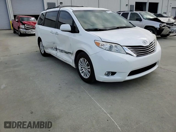 2015 Toyota Sienna XLE z VIN 5TDYK3DC2FS554374, wystawiony jako Copart lot #49789715 z przebiegiem 225 526 mil mil oraz Szkoda całkowita • Salvage title. Historia ofert i sprzedaży dostępna na DreamBid. Obrazek 12.