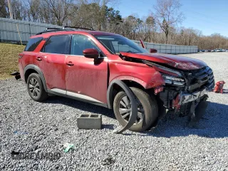 2023 Nissan Pathfinder SV z VIN 5N1DR3BCXPC228852, wystawiony jako Copart lot #47326865 z przebiegiem 73 379 mil mil oraz Szkoda całkowita • Salvage title. Historia ofert i sprzedaży dostępna na DreamBid. Obrazek 4.