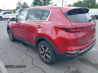2020 Kia Sportage LX z VIN KNDPM3ACXL7787936, wystawiony jako IAAI lot #42232344 z przebiegiem 45 061 mil mil oraz . Historia ofert i sprzedaży dostępna na DreamBid. Obrazek 3.