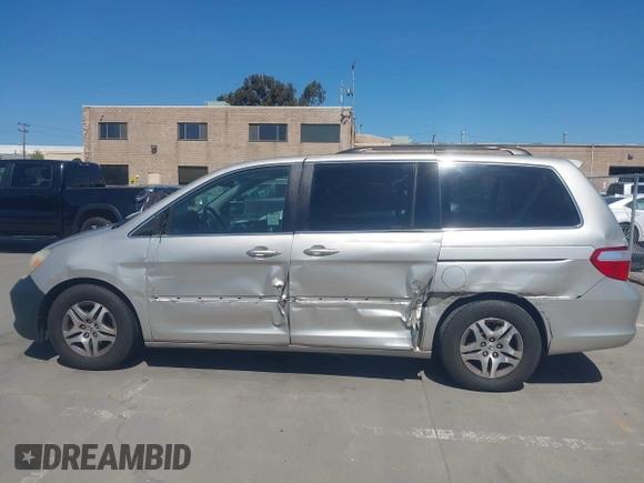 2006 Honda Odyssey EX-L with VIN 5FNRL38766B038599, listed as a IAAI auction lot 41989217 with 164,118 mi miles. Bid and sale history available at carsss.com. Image 15.