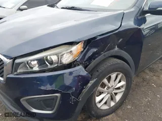 2017 Kia Sorento LX with VIN 5XYPG4A32HG237671, listed as a IAAI auction lot 41715333 with 94,071 mi miles. Bid and sale history available at carsss.com. Image 6.