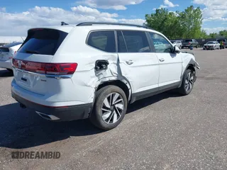 2024 Volkswagen Atlas SE with VIN 1V2HR2CA8RC580455, listed as a IAAI auction lot 42282323 with 13,549 mi miles and . Bid and sale history available at DreamBid. Image 4.
