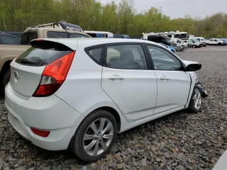 2013 Hyundai Accent SE with VIN KMHCU5AE7DU091402, listed as a Copart auction lot 50698845 with 125,262 mi miles and Salvage Title. Bid and sale history available at carsss.com. Image 3.