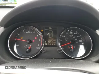 2015 Nissan Rogue S z VIN JN8AS5MV5FW768049, wystawiony jako Copart lot #58353925 z przebiegiem 95 332 mil mil oraz Szkoda całkowita • Salvage title. Historia ofert i sprzedaży dostępna na DreamBid. Obrazek 9.