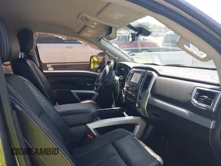 2017 Nissan Titan SV z VIN 1N6AA1E55HN551578, wystawiony jako IAAI lot #42392063 z przebiegiem 123 077 mil mil oraz . Historia ofert i sprzedaży dostępna na DreamBid. Obrazek 5.