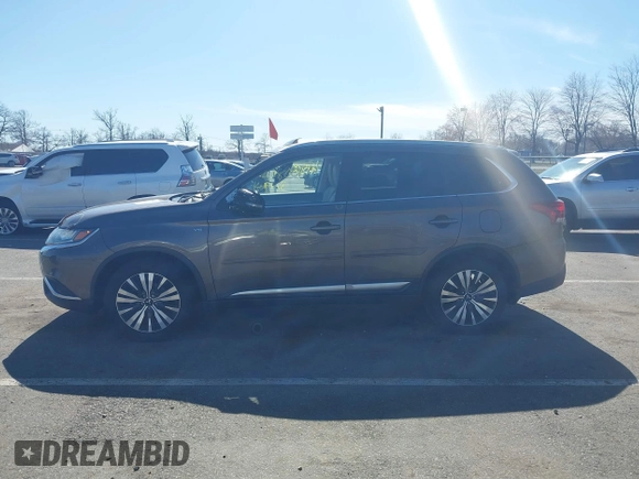 2020 Mitsubishi Outlander GT z VIN JA4JZ4AX4LZ008884, wystawiony jako IAAI lot #41800171 z przebiegiem 59 533 mil mil oraz . Historia ofert i sprzedaży dostępna na DreamBid. Obrazek 14.