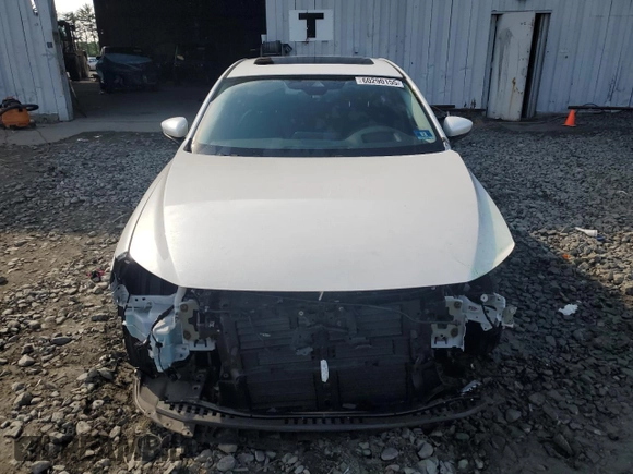 2020 Mazda 3 Premium with VIN 3MZBPBEM3LM124712, listed as a Copart auction lot 60290155 with 39,693 mi miles and Salvage title. Bid and sale history available at DreamBid. Image 5.