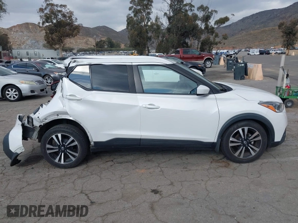 2019 Nissan Kicks S with VIN 3N1CP5CU2KL559112, listed as a IAAI auction lot 41528293 with 97,255 mi miles. Bid and sale history available at carsss.com. Image 13.