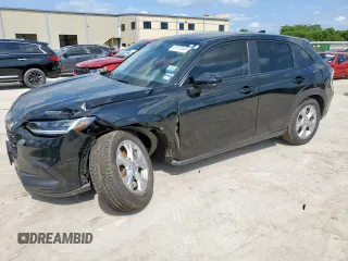 2024 Honda HR-V LX z VIN 3CZRZ1H39RM728731, wystawiony jako Copart lot #61072445 z przebiegiem 68 034 mil mil oraz Czysty tytuł • Clean title. Historia ofert i sprzedaży dostępna na DreamBid. Obrazek 1.