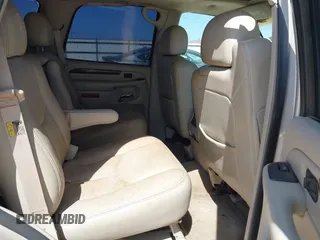 2005 Cadillac Escalade with VIN 1GYEK63NX5R141147, listed as a IAAI auction lot 42518716 with 231,540 mi miles and . Bid and sale history available at DreamBid. Image 8.
