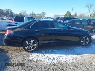 2019 Mercedes-Benz E-Class E 300 with VIN WDDZF4JB2KA526498, listed as a IAAI auction lot 40994058 with 74,282 mi miles. Bid and sale history available at carsss.com. Image 13.