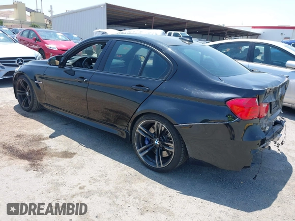 2015 BMW M3 с VIN WBS3C9C59FP804029, выставлен на аукционе IAAI как лот 42438618 с пробегом 109 817 миль миль и . История ставок и продаж доступна на DreamBid. Изображение 3.