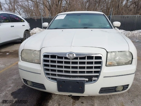 2006 Chrysler 300 Touring with VIN 2C3KA53G36H525834, listed as a IAAI auction lot 41274514 with 147,302 mi miles. Bid and sale history available at carsss.com. Image 6.