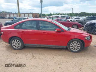 2004 Volvo S40 z VIN YV1MS382842027485, wystawiony jako IAAI lot #42179844 z przebiegiem 126 736 mil mil oraz . Historia ofert i sprzedaży dostępna na DreamBid. Obrazek 12.
