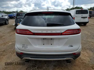2015 Lincoln MKC z VIN 5LMCJ1A98FUJ18143, wystawiony jako Copart lot #56181915 z przebiegiem 105 933 mil mil oraz Szkody całkowita. Historia ofert i sprzedaży dostępna na DreamBid. Obrazek 6.