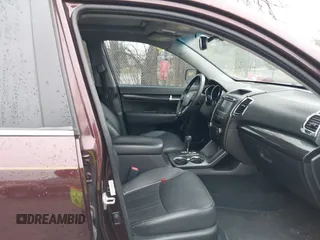2013 Kia Sorento SX with VIN 5XYKWDA20DG370685, listed as a IAAI auction lot 42084027 with 1 mi miles. Bid and sale history available at carsss.com. Image 5.