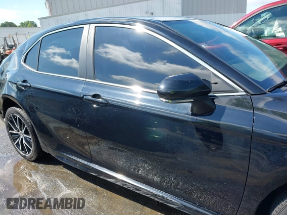 2022 Toyota Camry SE z VIN 4T1G11AK2NU499302, wystawiony jako IAAI lot #42233378 z przebiegiem 122 635 mil mil oraz . Historia ofert i sprzedaży dostępna na DreamBid. Obrazek 14.