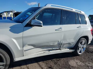 2012 Mercedes-Benz GLK-Class GLK 350 with VIN WDCGG8HB5CF806880, listed as a IAAI auction lot 41600127 with 101,780 mi miles. Bid and sale history available at carsss.com. Image 6.