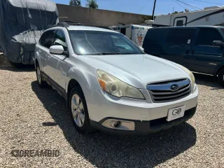 2011 Subaru Outback Premium z VIN 4S4BRBCC8B3319787, wystawiony jako Copart lot #58393455 z przebiegiem 156 602 mil mil oraz Czysty tytuł • Clean title. Historia ofert i sprzedaży dostępna na DreamBid. Obrazek 1.