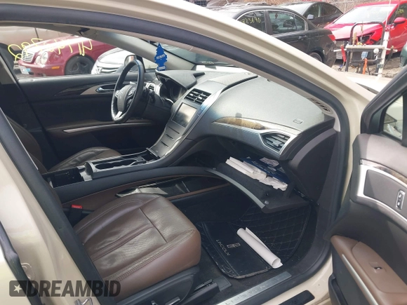 2014 Lincoln MKZ with VIN 3LN6L2J9XER803301, listed as a IAAI auction lot 41740792 with 170,376 mi miles. Bid and sale history available at carsss.com. Image 5.
