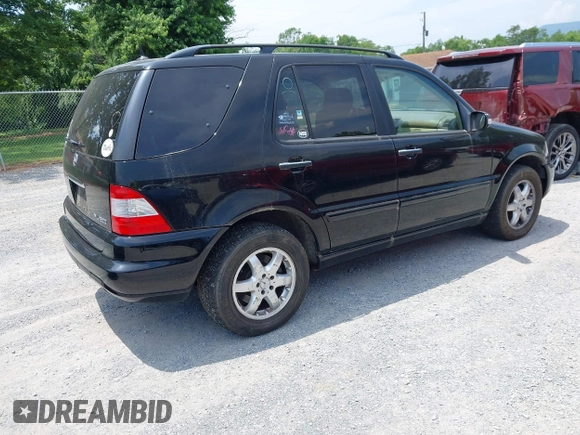 2004 Mercedes-Benz M 500 with VIN 4JGAB75E54A512828, listed as a IAAI auction lot 42579923 with 262,406 mi miles and . Bid and sale history available at DreamBid. Image 4.