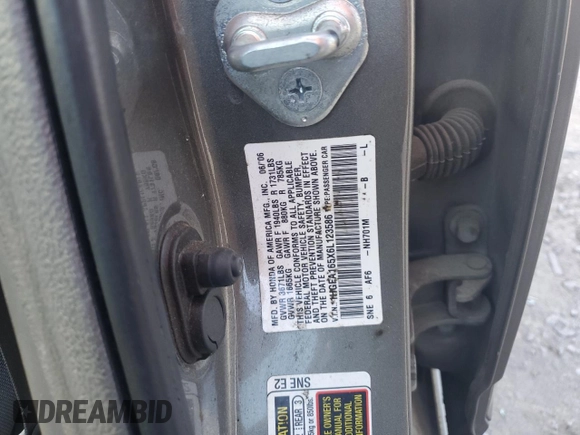 2006 Honda Civic LX z VIN 1HGFA165X6L123586, wystawiony jako Copart lot #54845625 z przebiegiem 105 445 mil mil oraz Szkoda całkowita • Salvage title. Historia ofert i sprzedaży dostępna na DreamBid. Obrazek 12.