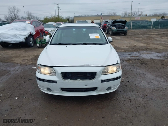 2009 Volvo S60 2.5T with VIN YV1RS592092720882, listed as a IAAI auction lot 42006676 with 143,647 mi miles. Bid and sale history available at carsss.com. Image 13.