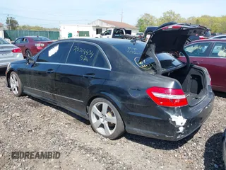 2010 Mercedes-Benz E 350 Luxury с VIN WDDHF8HB6AA139105, выставлен на аукционе IAAI как лот 42186932 с пробегом Не указан миль и . История ставок и продаж доступна на DreamBid. Изображение 3.