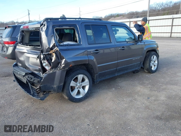 2016 Jeep Patriot High Altitude z VIN 1C4NJPFA5GD543228, wystawiony jako IAAI lot #41790893 z przebiegiem 109 949 mil mil oraz . Historia ofert i sprzedaży dostępna na DreamBid. Obrazek 4.