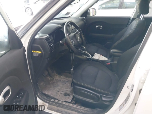 2016 Kia Soul + z VIN KNDJP3A54G7239595, wystawiony jako IAAI lot #42256059 z przebiegiem 100 054 mil mil oraz . Historia ofert i sprzedaży dostępna na DreamBid. Obrazek 5.