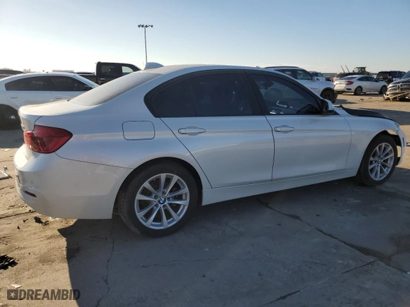 2018 BMW 3 Series 320i xDrive with VIN WBA8A3C51JA505708, listed as a Copart auction lot 85457954 with 44,600 mi miles and Clean Title. Bid and sale history available at carsss.com. Image 3.