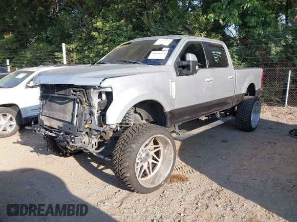 2017 Ford F-250 Lariat z VIN 1FT7W2BT1HEC10492, wystawiony jako IAAI lot #40050454 z przebiegiem 135 877 mil mil oraz . Historia ofert i sprzedaży dostępna na DreamBid. Obrazek 23.
