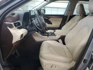2022 Toyota Highlander Platinum with VIN 5TDFZRBH5NS255058, listed as a Copart auction lot 49701335 with 22,770 mi miles and Salvage Title. Bid and sale history available at carsss.com. Image 7.