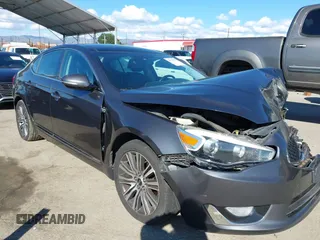 2015 Kia Cadenza Premium with VIN KNALN4D72F5176568, listed as a IAAI auction lot 41755575 with 117,780 mi miles. Bid and sale history available at carsss.com. Image 1.